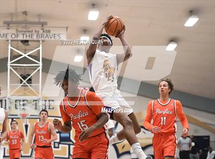 Thumbnail 2 in Lynwood vs. Pacifica Christian/Orange County (MLK Classic) photogallery.