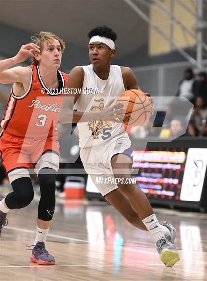 Thumbnail 1 in Lynwood vs. Pacifica Christian/Orange County (MLK Classic) photogallery.