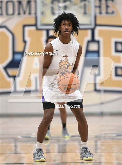 Thumbnail 3 in Lynwood vs. Pacifica Christian/Orange County (MLK Classic) photogallery.