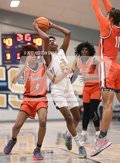 Thumbnail 3 in Lynwood vs. Pacifica Christian/Orange County (MLK Classic) photogallery.