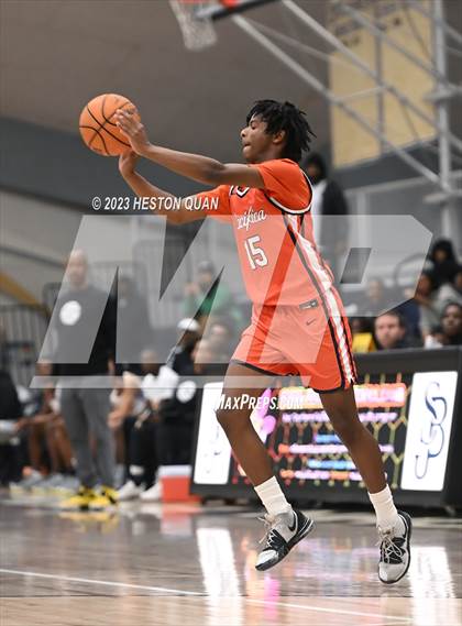 Thumbnail 2 in Lynwood vs. Pacifica Christian/Orange County (MLK Classic) photogallery.