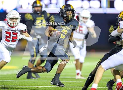 Thumbnail 2 in Malakoff vs. Pottsboro (UIL 3A D1 Area) photogallery.