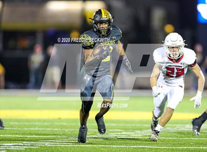 Thumbnail 1 in Malakoff vs. Pottsboro (UIL 3A D1 Area) photogallery.