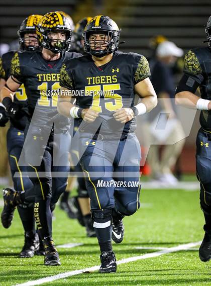 Thumbnail 1 in Malakoff vs. Pottsboro (UIL 3A D1 Area) photogallery.