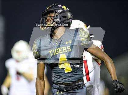 Thumbnail 2 in Malakoff vs. Pottsboro (UIL 3A D1 Area) photogallery.