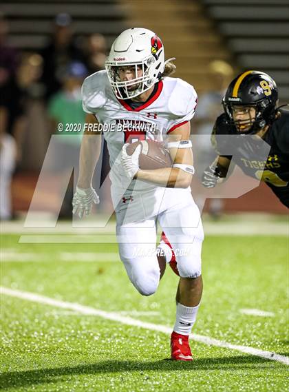 Thumbnail 3 in Malakoff vs. Pottsboro (UIL 3A D1 Area) photogallery.