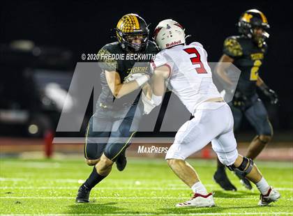 Thumbnail 3 in Malakoff vs. Pottsboro (UIL 3A D1 Area) photogallery.