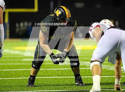 Thumbnail 3 in Malakoff vs. Pottsboro (UIL 3A D1 Area) photogallery.
