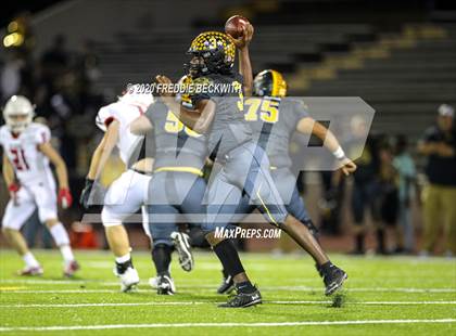 Thumbnail 3 in Malakoff vs. Pottsboro (UIL 3A D1 Area) photogallery.