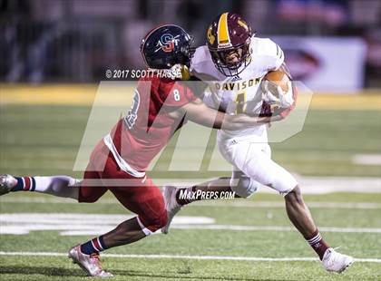 Thumbnail 2 in Davison vs. Southfield Arts & Tech photogallery.
