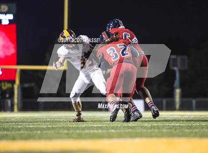 Thumbnail 2 in Davison vs. Southfield Arts & Tech photogallery.