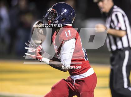 Thumbnail 3 in Davison vs. Southfield Arts & Tech photogallery.