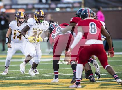 Thumbnail 1 in Davison vs. Southfield Arts & Tech photogallery.