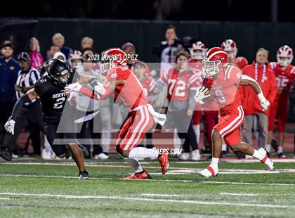 Thumbnail 2 in Mater Dei vs. Servite (CIF SS DIV 1 Championship) photogallery.