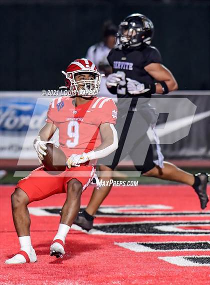 Thumbnail 1 in Mater Dei vs. Servite (CIF SS DIV 1 Championship) photogallery.