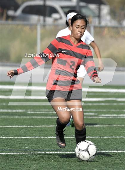 Thumbnail 1 in Oak Hills vs. Montgomery (Back Bay Invitational) photogallery.