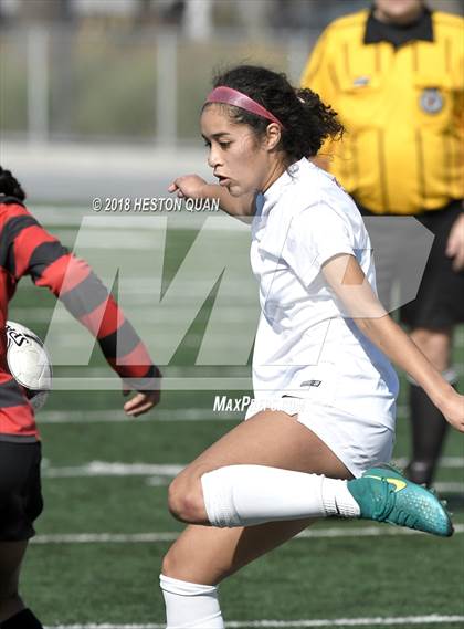 Thumbnail 1 in Oak Hills vs. Montgomery (Back Bay Invitational) photogallery.