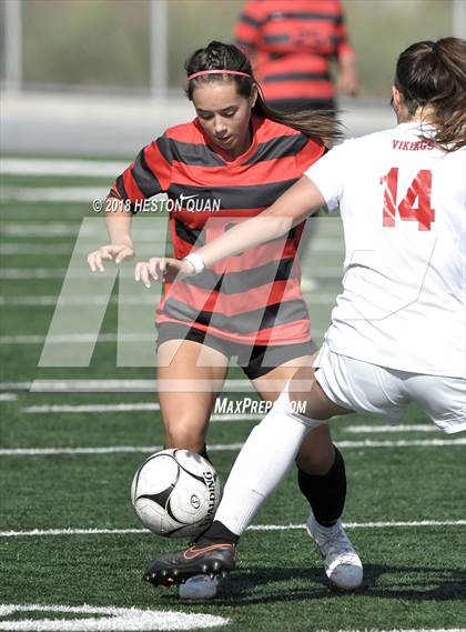 Thumbnail 2 in Oak Hills vs. Montgomery (Back Bay Invitational) photogallery.