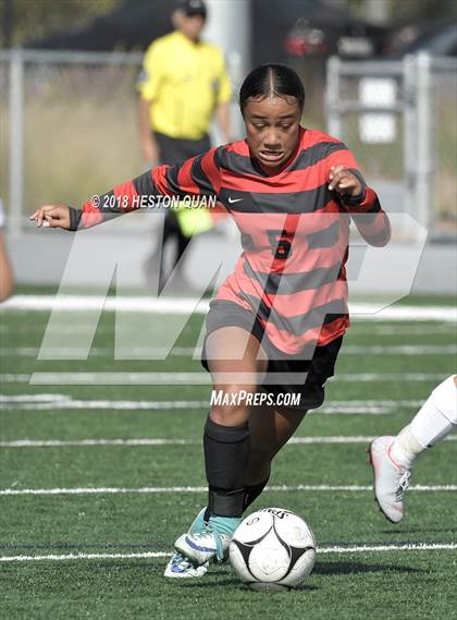 Thumbnail 2 in Oak Hills vs. Montgomery (Back Bay Invitational) photogallery.