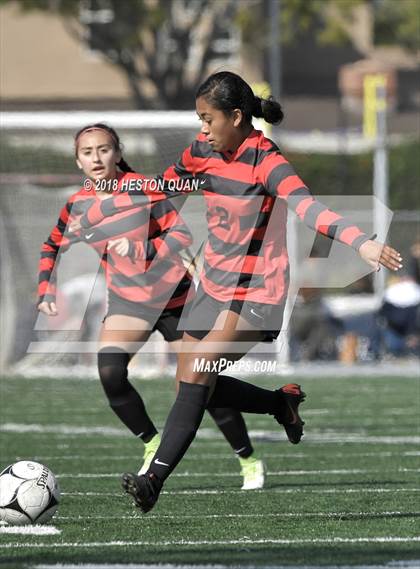 Thumbnail 2 in Oak Hills vs. Montgomery (Back Bay Invitational) photogallery.