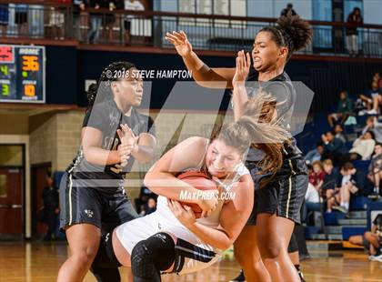 Thumbnail 2 in Sprayberry @ Cambridge (scrimmage) photogallery.