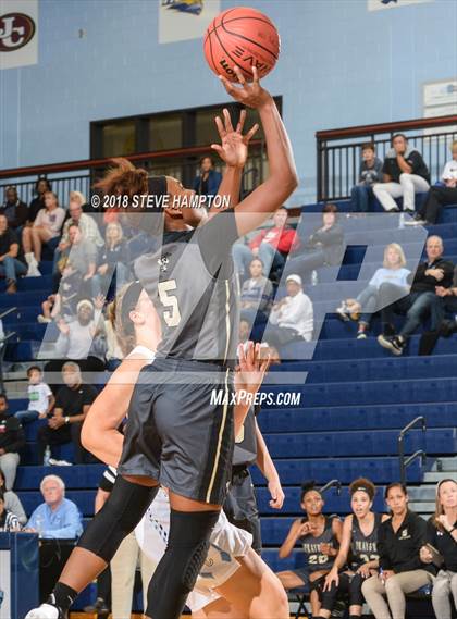 Thumbnail 2 in Sprayberry @ Cambridge (scrimmage) photogallery.