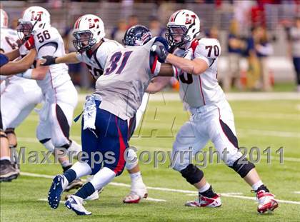Thumbnail 1 in Lake Travis vs. Dawson (4A Div 1 Semifinal) photogallery.