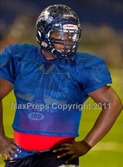 Thumbnail 2 in Lake Travis vs. Dawson (4A Div 1 Semifinal) photogallery.