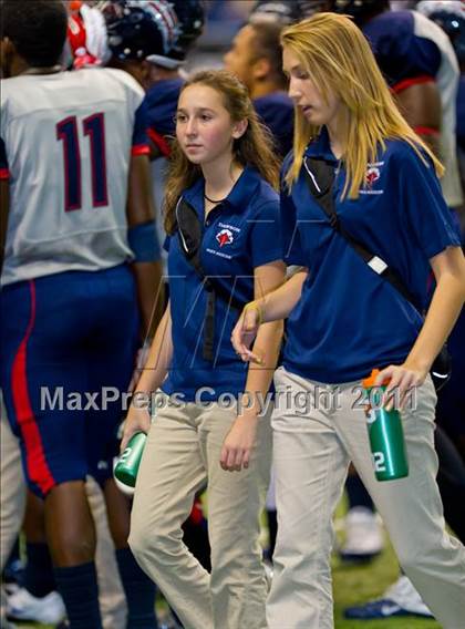Thumbnail 2 in Lake Travis vs. Dawson (4A Div 1 Semifinal) photogallery.
