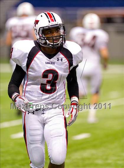 Thumbnail 1 in Lake Travis vs. Dawson (4A Div 1 Semifinal) photogallery.