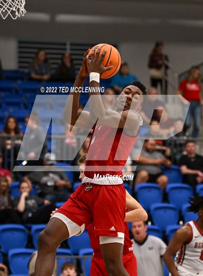 Thumbnail 1 in Maumelle vs. Vilonia  (AAA 5A State Playoff 1st round) photogallery.