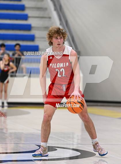 Thumbnail 1 in Maumelle vs. Vilonia  (AAA 5A State Playoff 1st round) photogallery.