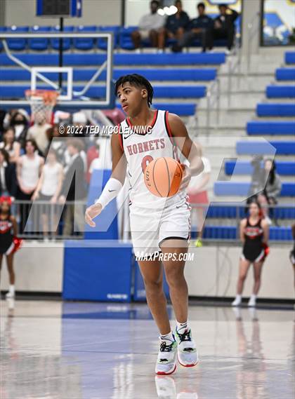 Thumbnail 2 in Maumelle vs. Vilonia  (AAA 5A State Playoff 1st round) photogallery.
