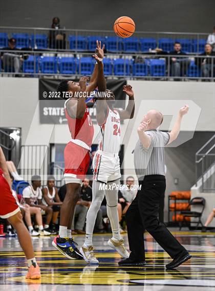 Thumbnail 1 in Maumelle vs. Vilonia  (AAA 5A State Playoff 1st round) photogallery.