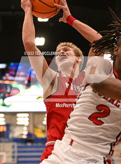 Thumbnail 3 in Maumelle vs. Vilonia  (AAA 5A State Playoff 1st round) photogallery.