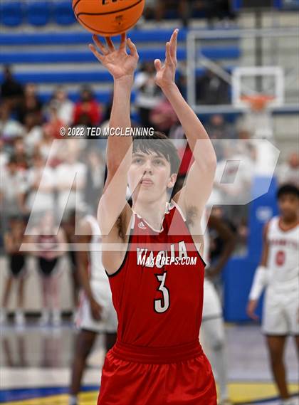 Thumbnail 2 in Maumelle vs. Vilonia  (AAA 5A State Playoff 1st round) photogallery.