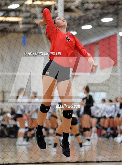 Thumbnail 3 in Mater Dei vs. Tesoro (Queen's Court Tournament) photogallery.