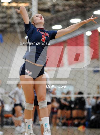 Thumbnail 3 in Mater Dei vs. Tesoro (Queen's Court Tournament) photogallery.