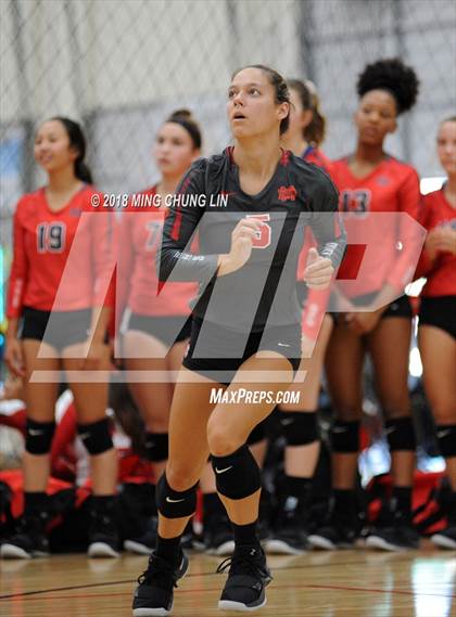 Thumbnail 3 in Mater Dei vs. Tesoro (Queen's Court Tournament) photogallery.