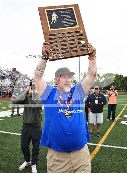 Thumbnail 2 in Penn Yan Academy vs. Chenango Forks (NYSPHAA Class C State Final) photogallery.