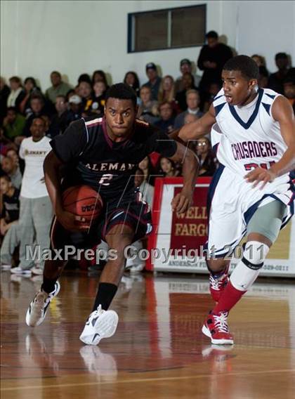 Thumbnail 3 in Modesto Christian vs. Alemany photogallery.