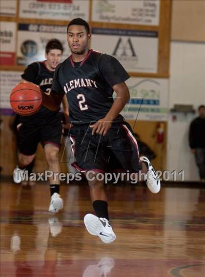 Thumbnail 3 in Modesto Christian vs. Alemany photogallery.