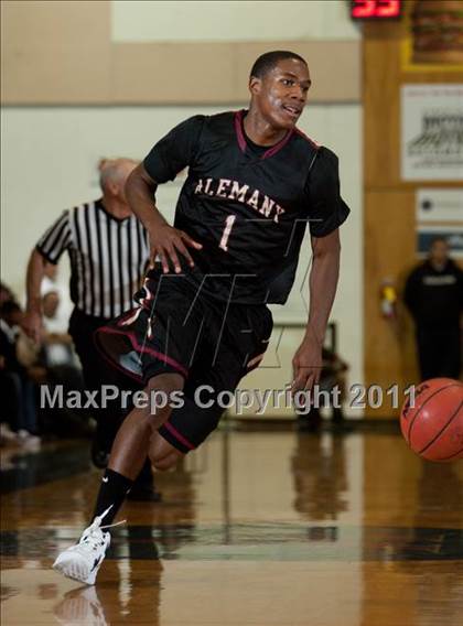 Thumbnail 3 in Modesto Christian vs. Alemany photogallery.