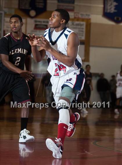 Thumbnail 2 in Modesto Christian vs. Alemany photogallery.