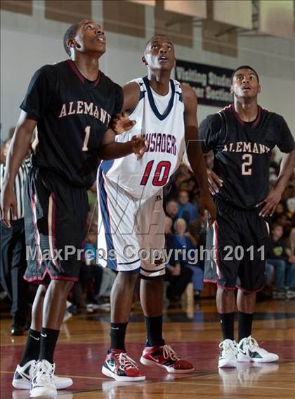 Thumbnail 3 in Modesto Christian vs. Alemany photogallery.