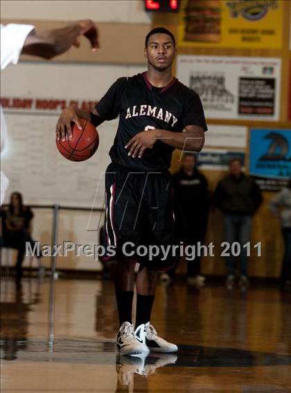 Thumbnail 3 in Modesto Christian vs. Alemany photogallery.