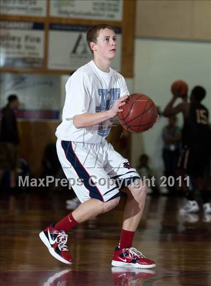 Thumbnail 2 in Modesto Christian vs. Alemany photogallery.