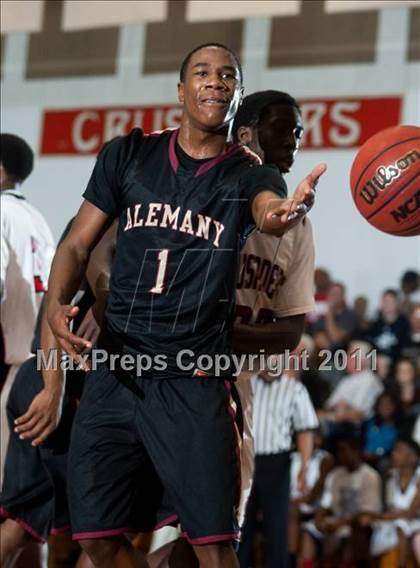 Thumbnail 1 in Modesto Christian vs. Alemany photogallery.