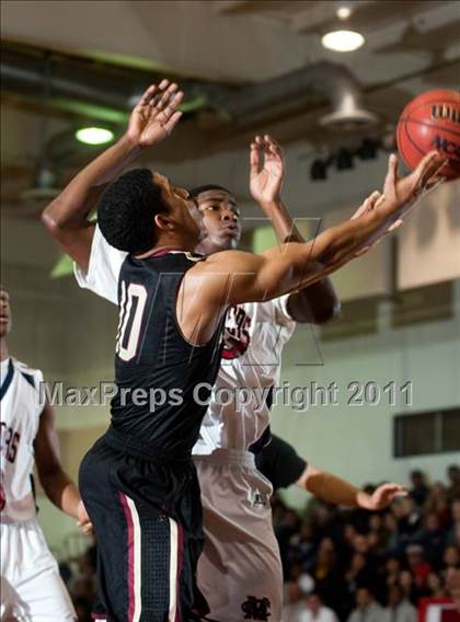 Thumbnail 1 in Modesto Christian vs. Alemany photogallery.