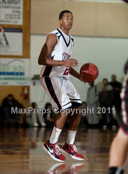 Thumbnail 3 in Modesto Christian vs. Alemany photogallery.